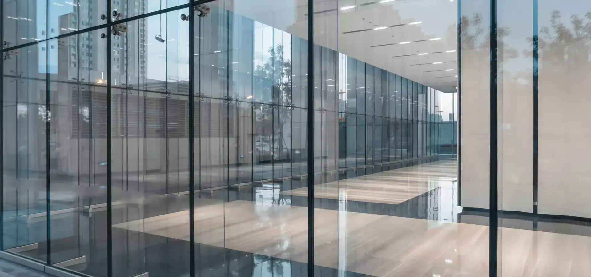 Szklana ściana biurowa